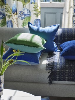 CUSHION SELECTION