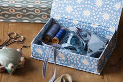Postcard Box Milky Way Blue and Old Red