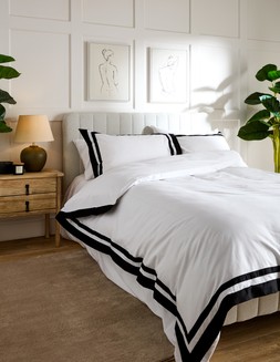 B&M HOME SS26 // WILLOW & BAY BEDDING // WILLOW DOUBLE BED £150 // 100% COTTON DOUBLE BORDER DUVET DOUBLE £25 KING £28 // ASPEN RUG MINK 60X11CM £15 //