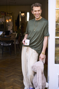 https://blog.prshots.co.uk/contents/archives/3885/1632/images/thumb350x287_auto/neem-london_zq-merino-wool-jersey-olive-t-shirt_95_thumb.jpg