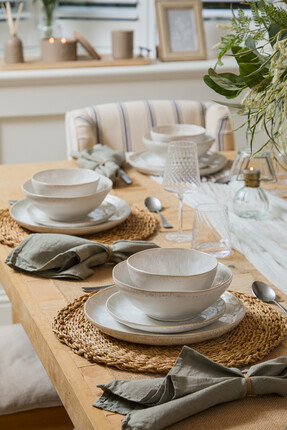 Hinch Home Table Setting