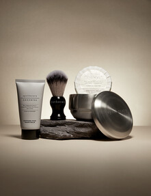 https://blog.prshots.co.uk/contents/archives/98/201/images/thumb350x287_auto/marks_amp_spencer_grooming-gift-set-shot_thumb.jpg