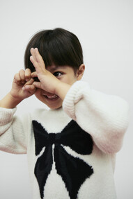 https://blog.prshots.co.uk/contents/archives/98/201/images/thumb350x287_auto/marks_amp_spencer_ms-bow-jumper-2-8-yrs-18_thumb.jpg